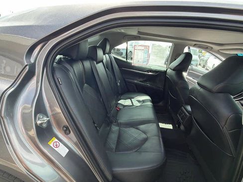Used 2018 Toyota Camry XLE w/ Driver Assist Package FWD image 11