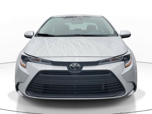 Certified 2025 Toyota Corolla LE FWD image 2