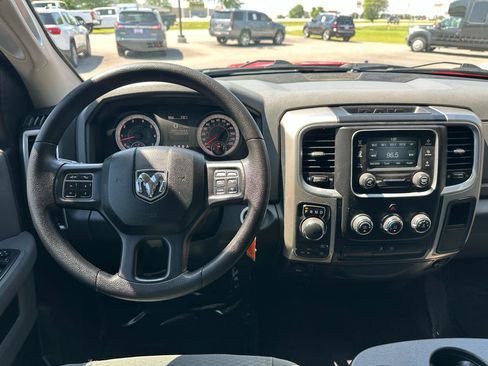 Used 2016 RAM 1500 Classic SLT AWD/4WD image 3