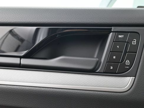 Certified 2026 Porsche Cayenne AWD/4WD image 17