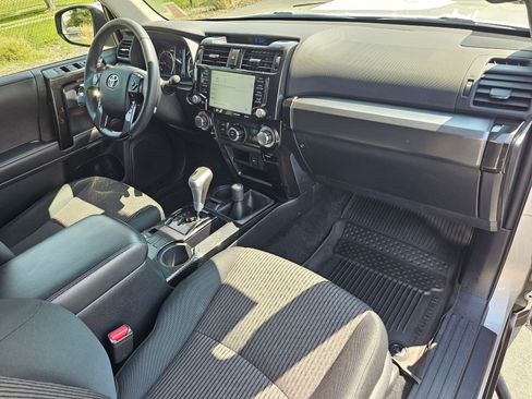 Used 2022 Toyota 4Runner TRD Off-Road AWD/4WD image 11