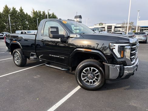 Used 2024 GMC Sierra 2500 SLE w/ Max Trailering Package image 2
