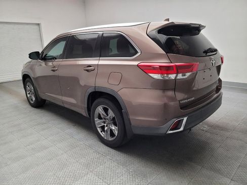 Used 2018 Toyota Highlander Limited Platinum FWD image 5