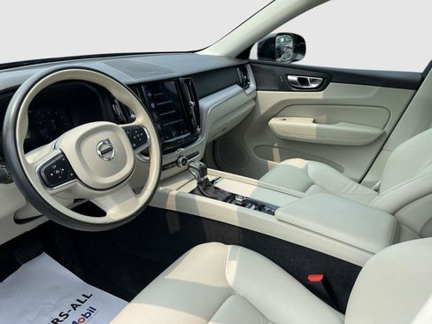 Used 2020 Volvo XC60 T5 Momentum AWD/4WD image 4