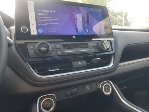 Used 2024 Toyota Grand Highlander Platinum AWD/4WD image 27