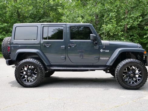 Used 2017 Jeep Wrangler Unlimited Sahara w/ Quick Order Package 23E Chief AWD/4WD image 48