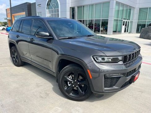 Used 2026 Jeep Grand Cherokee Limited w/ Limited Altitude Package RWD image 1