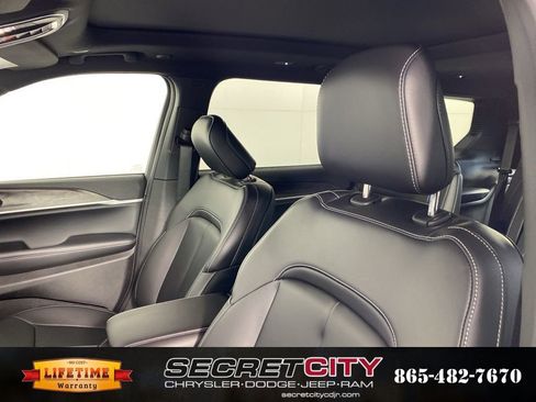 New 2026 Jeep Grand Cherokee L Limited AWD/4WD image 10