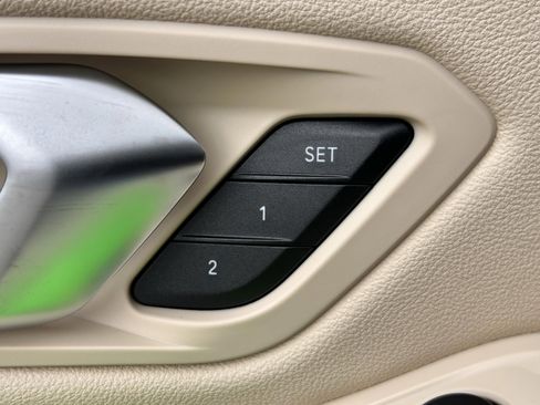 Used 2026 BMW 330i Sedan w/ Premium Package image 21