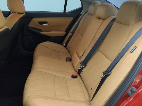 Used 2021 Nissan Sentra SV w/ SV Premium Package FWD image 18