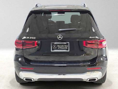 Used 2026 Mercedes-Benz GLB 250 4MATIC image 4