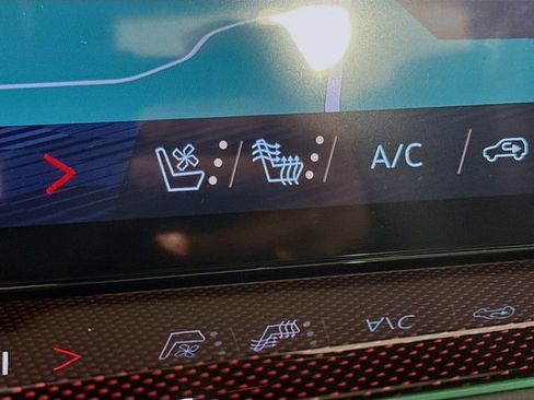 New 2026 Chevrolet Traverse RS image 23