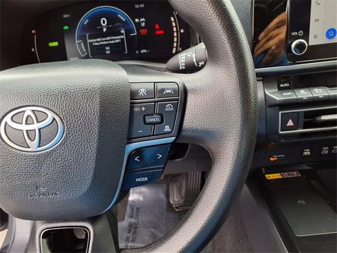 Used 2025 Toyota Camry LE image 17