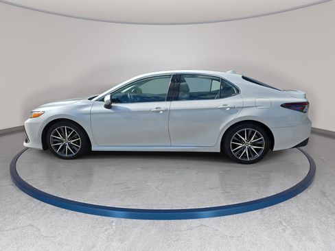 Certified 2023 Toyota Camry XLE FWD image 8