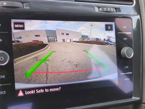 Used 2017 Volkswagen e-Golf SEL Premium image 29