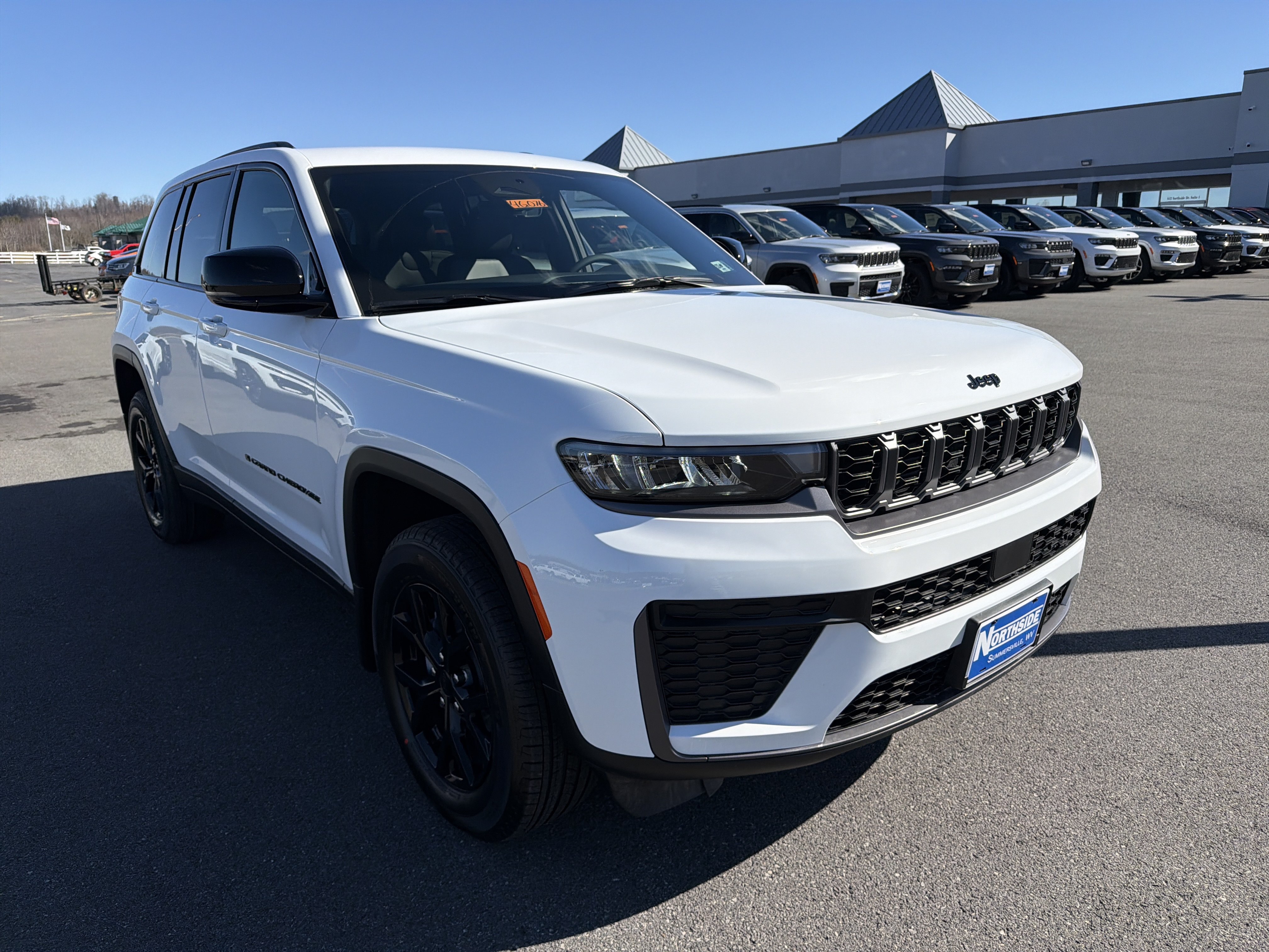 New 2026 Jeep Grand Cherokee Altitude AWD/4WD image 3