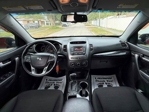Used 2015 Kia Sorento LX image 8