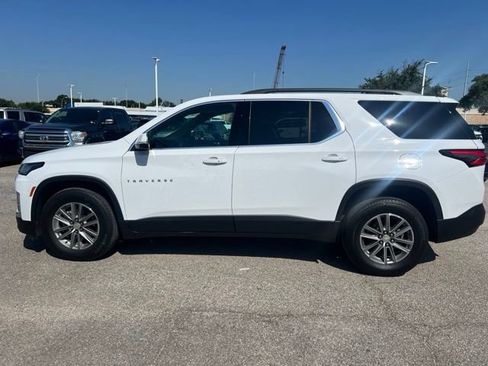 Used 2023 Chevrolet Traverse LT FWD image 6
