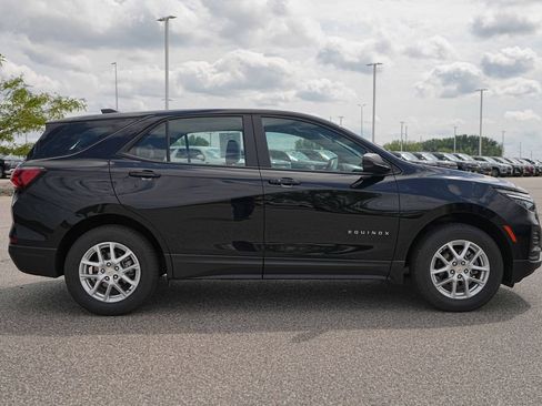 Used 2022 Chevrolet Equinox LS AWD/4WD image 5