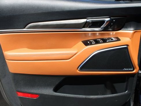 Used 2025 Kia Telluride SX Prestige X-Line image 9