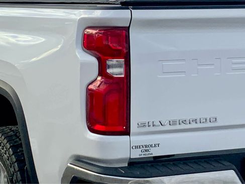 Used 2024 Chevrolet Silverado 2500 High Country image 13