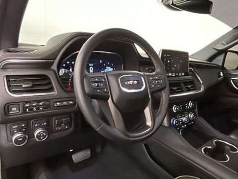 Used 2024 GMC Yukon XL AT4 w/ Technology Package AWD/4WD image 13