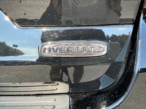 Used 2024 Jeep Grand Cherokee Overland w/ Luxury Tech Group IV image 9