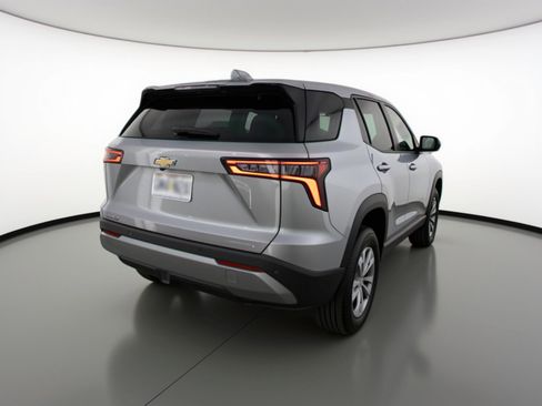 Used 2025 Chevrolet Equinox LT image 9