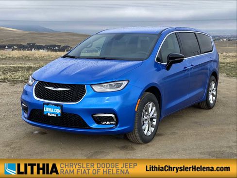 New 2026 Chrysler Pacifica Select AWD/4WD image 1