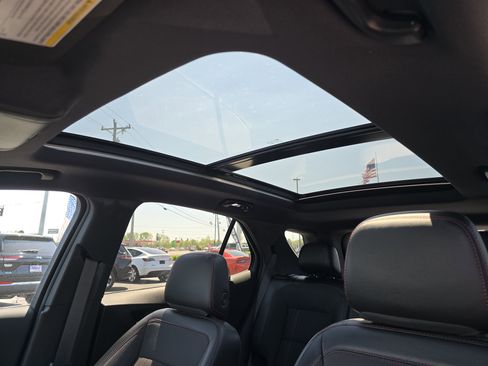 Used 2023 Chevrolet Equinox RS FWD image 5