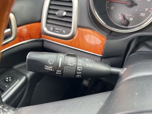 Used 2011 Jeep Grand Cherokee Overland image 13