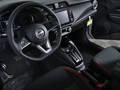 New 2025 Nissan Versa SR w/ Trunk Package image 8