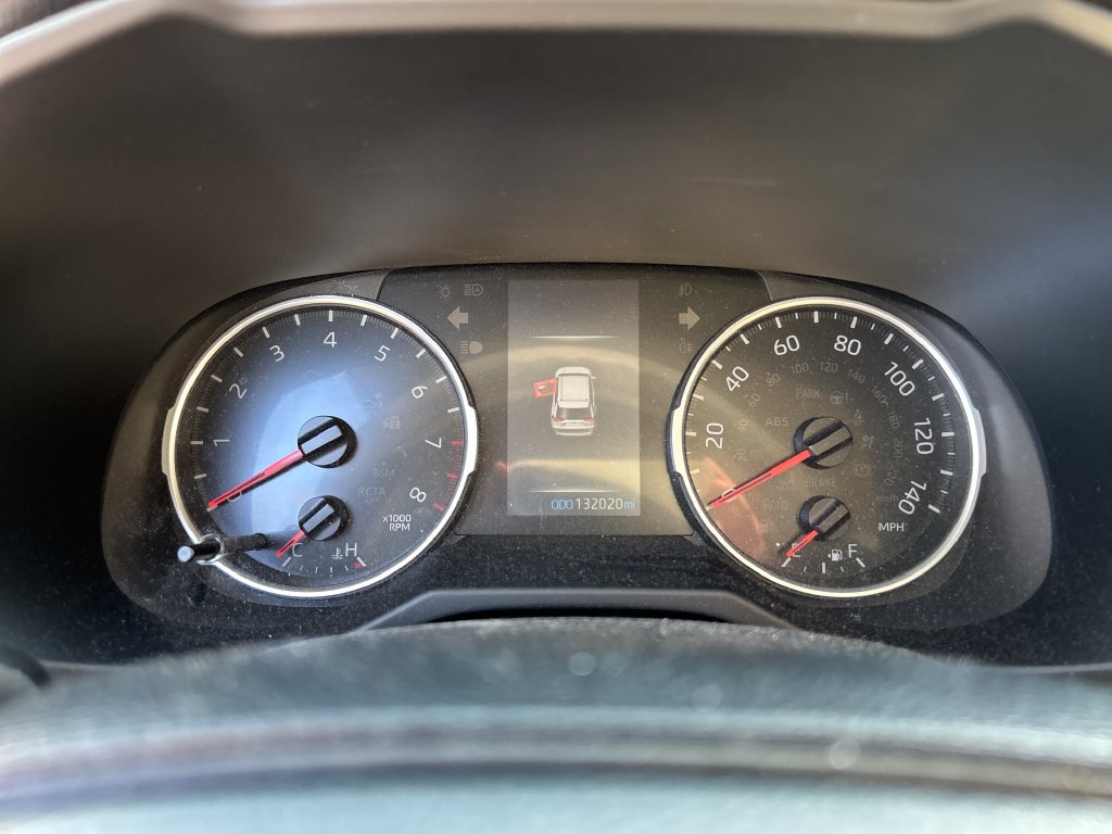 Used 2019 Toyota RAV4 LE FWD image 14