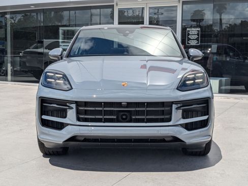 New 2025 Porsche Cayenne S AWD/4WD image 6