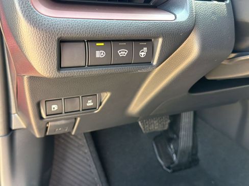 New 2026 Toyota Prius Plug-In Hybrid FWD image 19