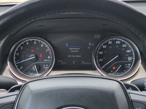 Used 2023 Toyota Camry SE AWD/4WD image 32
