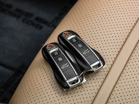 Used 2019 Porsche Cayenne image 53