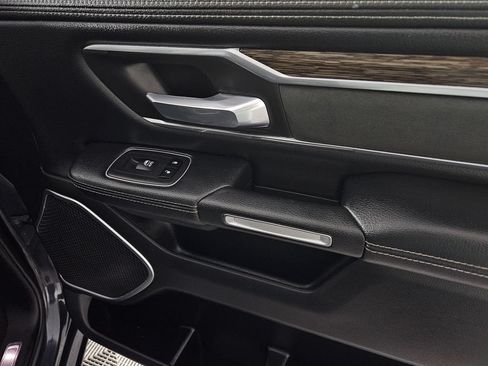 Used 2019 RAM 1500 Laramie RWD image 32