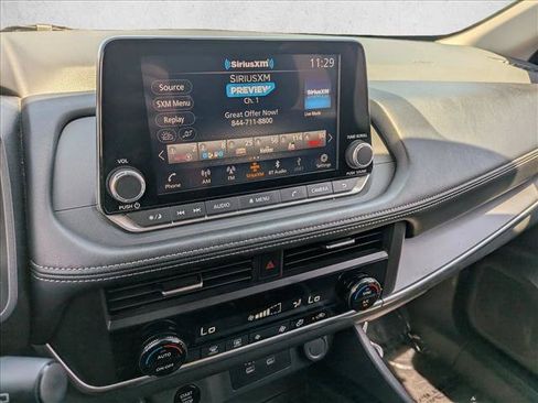 Used 2025 Nissan Rogue SV FWD image 20