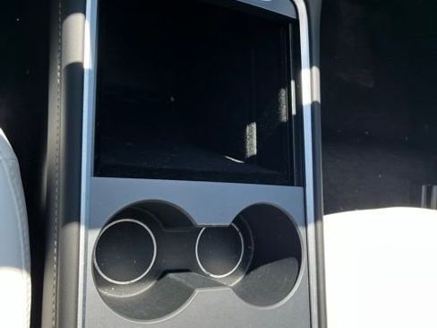 Used 2023 Tesla Model 3 Standard Range image 19