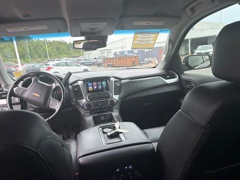 Used 2019 Chevrolet Tahoe LT w/ Luxury Package AWD/4WD image 12