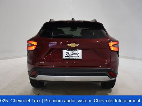 Used 2025 Chevrolet Trax LT image 5