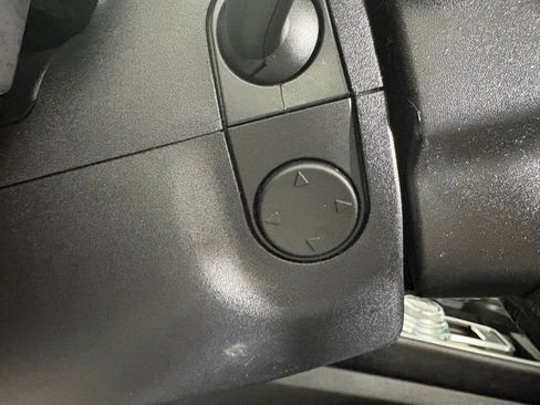 Used 2019 Ford Edge Titanium w/ Equipment Group 301A image 19