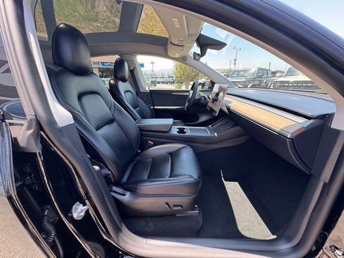 Used 2022 Tesla Model Y Performance AWD/4WD image 26