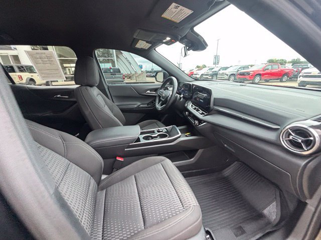 Used 2026 Chevrolet Equinox LT FWD image 16