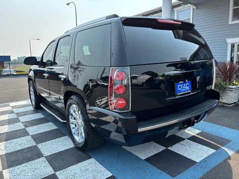 Used 2013 GMC Yukon Denali AWD/4WD image 3
