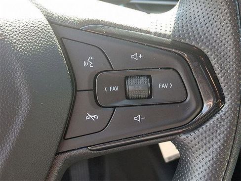 Used 2025 Chevrolet Trax LS image 22