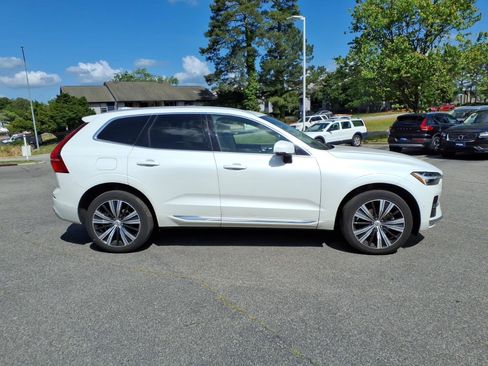 Used 2023 Volvo XC60 B5 Core w/ Protection Package AWD/4WD image 2