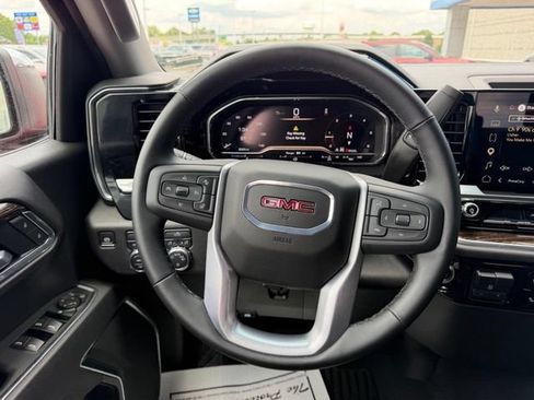Used 2025 GMC Sierra 1500 SLE AWD/4WD image 11