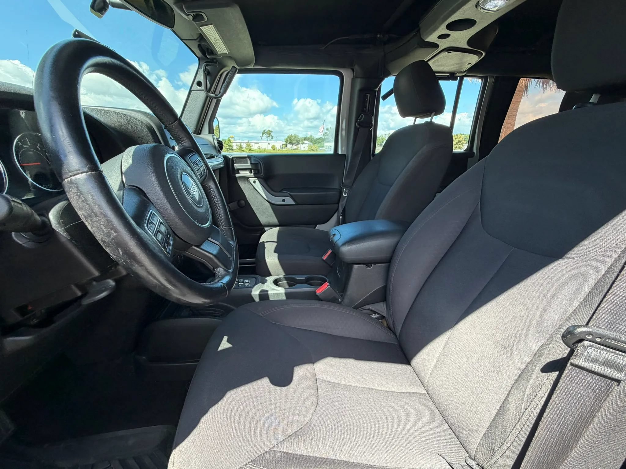 Used 2016 Jeep Wrangler Unlimited Sport w/ Connectivity Group AWD/4WD image 27
